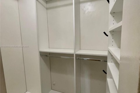 Copropriété à vendre à Miami, Floride: 2 chambres, 71.53 m2 № 1949731 - photo 10