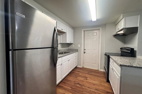 House in Tampa, Florida 3 bedrooms, 92.9 sq.m. № 1834974 - photo 15