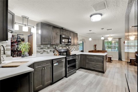 House in Apopka, Florida 4 bedrooms, 223.99 sq.m. № 1847508 - photo 11