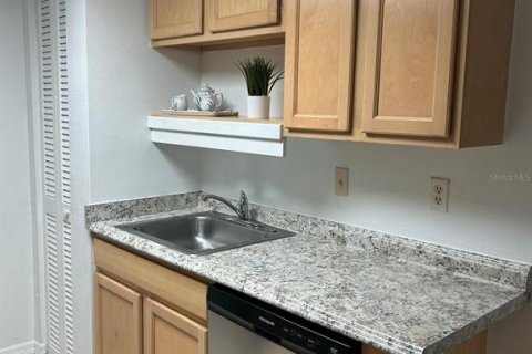 Condo in Bradenton, Florida, 1 bedroom  № 1744214 - photo 7