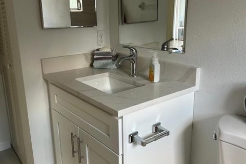 Condo in Bradenton, Florida, 1 bedroom  № 1744214 - photo 10
