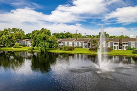 Condo in Bradenton, Florida, 1 bedroom  № 1744214 - photo 3