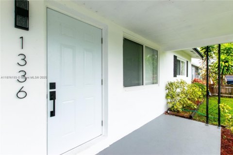 House in Fort Lauderdale, Florida 3 bedrooms, 85.28 sq.m. № 1920636 - photo 4