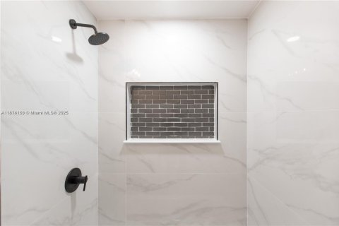 House in Fort Lauderdale, Florida 3 bedrooms, 85.28 sq.m. № 1920636 - photo 19