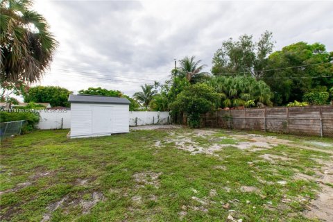 House in Fort Lauderdale, Florida 3 bedrooms, 85.28 sq.m. № 1920636 - photo 24