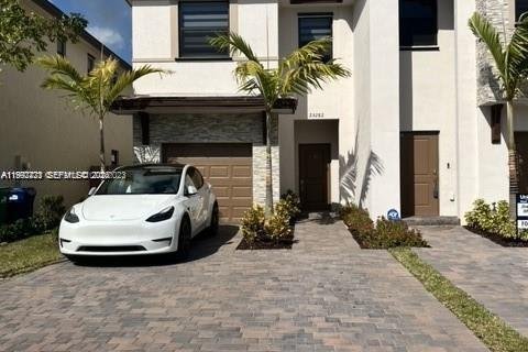 Таунхаус в Хомстед, Флорида 3 спальни, 153.38м2 № 2062442