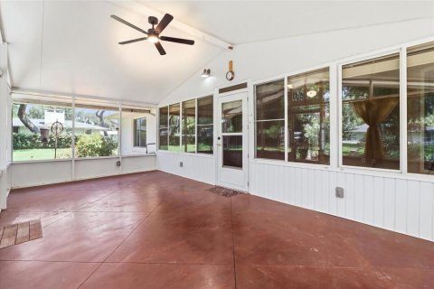 House in Inverness, Florida 3 bedrooms, 192.96 sq.m. № 2280580 - photo 24