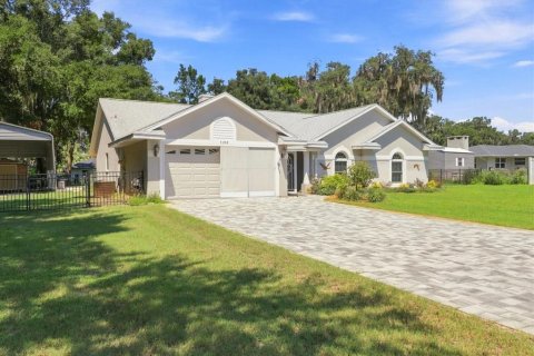 House in Inverness, Florida 3 bedrooms, 192.96 sq.m. № 2280580 - photo 2