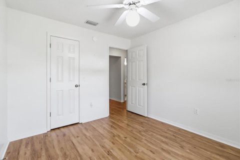 House in Inverness, Florida 3 bedrooms, 192.96 sq.m. № 2280580 - photo 12