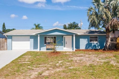 Villa ou maison à vendre à Holiday, Floride: 2 chambres, 98.48 m2 № 1793246 - photo 1