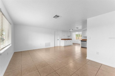 Villa ou maison à vendre à Holiday, Floride: 2 chambres, 98.48 m2 № 1793246 - photo 3