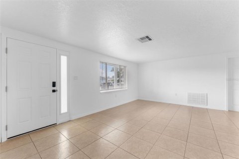 Villa ou maison à vendre à Holiday, Floride: 2 chambres, 98.48 m2 № 1793246 - photo 4