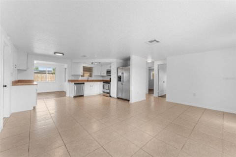 Villa ou maison à vendre à Holiday, Floride: 2 chambres, 98.48 m2 № 1793246 - photo 6