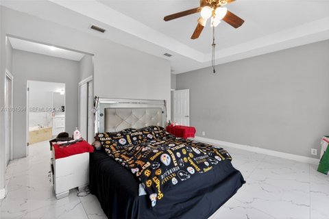 Villa ou maison à vendre à Loxahatchee Groves, Floride: 6 chambres, 327.57 m2 № 2079886 - photo 11