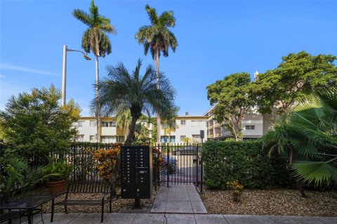 Condominio en venta en Miami Beach, Florida, 41.81 m2 № 1893357 - foto 22