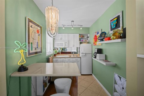 Condominio en venta en Miami Beach, Florida, 41.81 m2 № 1893357 - foto 9
