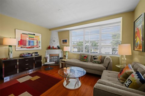 Condominio en venta en Miami Beach, Florida, 41.81 m2 № 1893357 - foto 3