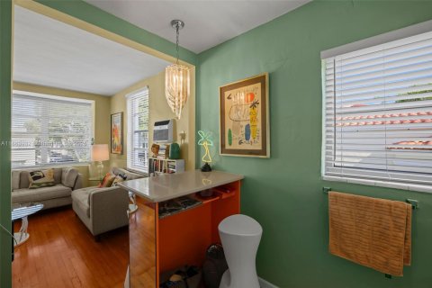 Condominio en venta en Miami Beach, Florida, 41.81 m2 № 1893357 - foto 11