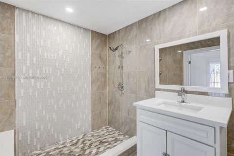 Villa ou maison à vendre à Lehigh Acres, Floride: 4 chambres, 167.22 m2 № 1942481 - photo 11