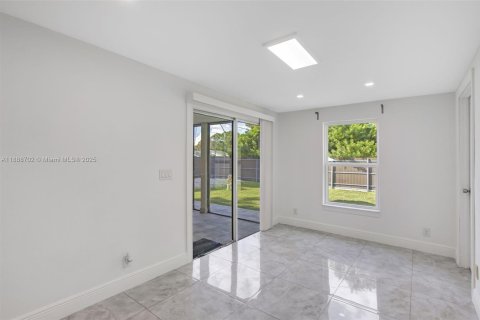 Villa ou maison à vendre à Lehigh Acres, Floride: 4 chambres, 167.22 m2 № 1942481 - photo 30