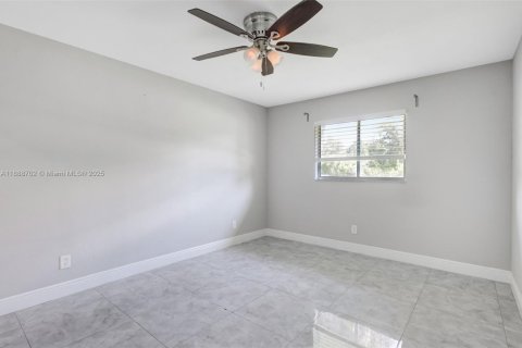 Villa ou maison à vendre à Lehigh Acres, Floride: 4 chambres, 167.22 m2 № 1942481 - photo 18