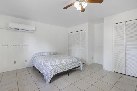 Villa ou maison à vendre à Lehigh Acres, Floride: 4 chambres, 167.22 m2 № 1942481 - photo 21