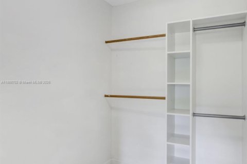 Villa ou maison à vendre à Lehigh Acres, Floride: 4 chambres, 167.22 m2 № 1942481 - photo 24