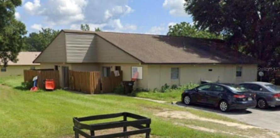 Commercial property in Ocala, Florida 6 bedrooms, 284.84 sq.m. № 2209014