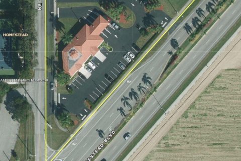 Propiedad comercial en venta en Homestead, Florida № 2013628 - foto 2