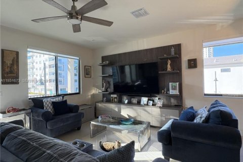 Купить виллу или дом в Дорал, Флорида 3 спальни, 273.69м2, № 1991540 - фото 13