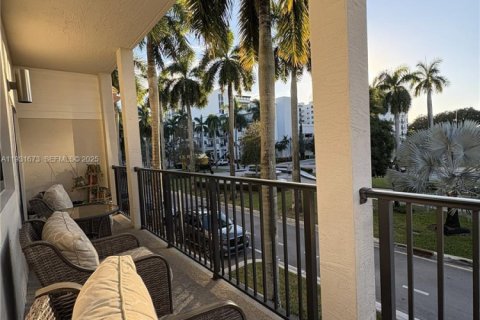 Купить виллу или дом в Дорал, Флорида 3 спальни, 273.69м2, № 1991540 - фото 6