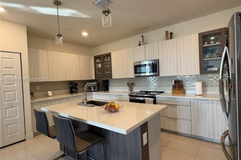 Купить виллу или дом в Дорал, Флорида 3 спальни, 273.69м2, № 1991540 - фото 10