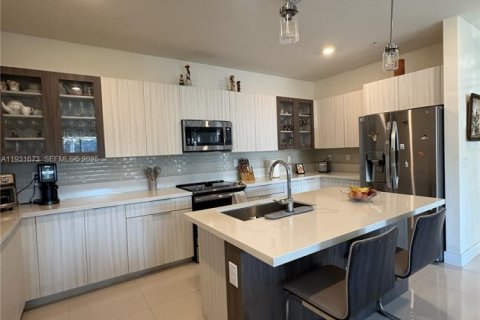 Купить виллу или дом в Дорал, Флорида 3 спальни, 273.69м2, № 1991540 - фото 11