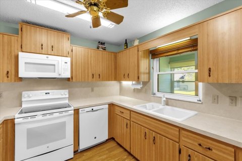 Condo in Ocala, Florida, 2 bedrooms  № 1650312 - photo 22