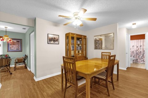 Condo in Ocala, Florida, 2 bedrooms  № 1650312 - photo 9