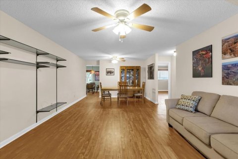 Condo in Ocala, Florida, 2 bedrooms  № 1650312 - photo 8