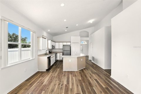 House in Orlando, Florida 4 bedrooms, 183.85 sq.m. № 1847331 - photo 13