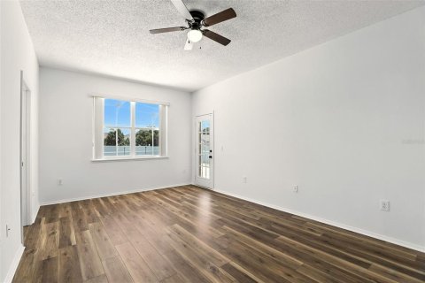 House in Orlando, Florida 4 bedrooms, 183.85 sq.m. № 1847331 - photo 18