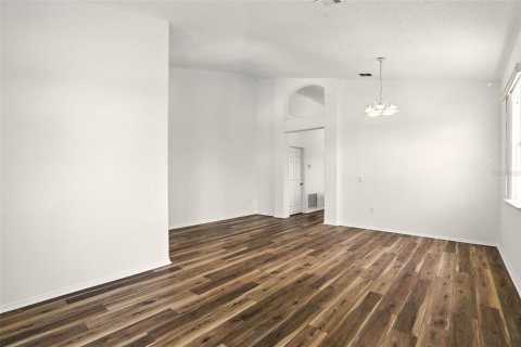 House in Orlando, Florida 4 bedrooms, 183.85 sq.m. № 1847331 - photo 5