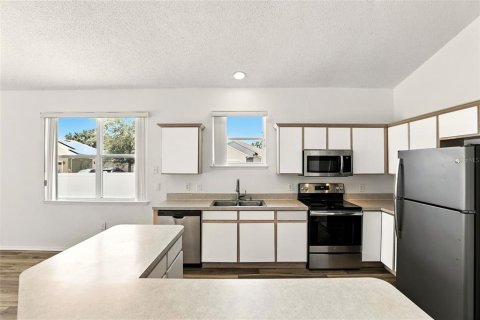 House in Orlando, Florida 4 bedrooms, 183.85 sq.m. № 1847331 - photo 9