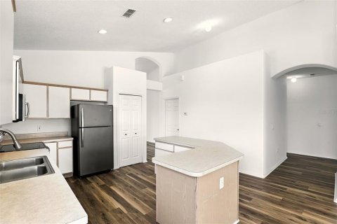 House in Orlando, Florida 4 bedrooms, 183.85 sq.m. № 1847331 - photo 11