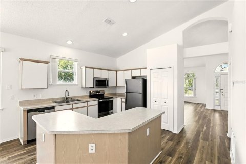 House in Orlando, Florida 4 bedrooms, 183.85 sq.m. № 1847331 - photo 10