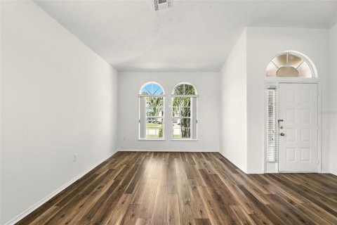 House in Orlando, Florida 4 bedrooms, 183.85 sq.m. № 1847331 - photo 7