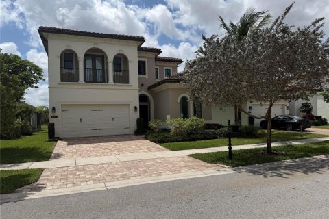 House in Boynton Beach, Florida 4 bedrooms, 307.69 sq.m. № 2184443