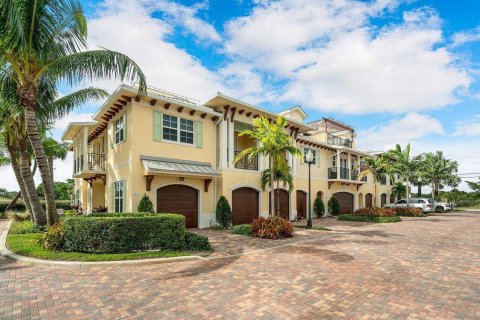Townhouse in Tequesta, Florida 3 bedrooms, 161 sq.m. № 2267689 - photo 4