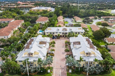 Townhouse in Tequesta, Florida 3 bedrooms, 161 sq.m. № 2267689 - photo 2