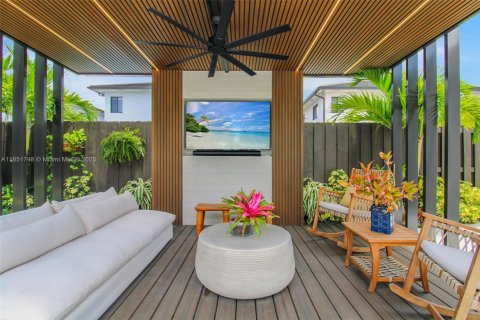 Villa ou maison à vendre à Miami, Floride: 5 chambres, 243.13 m2 № 1975657 - photo 27