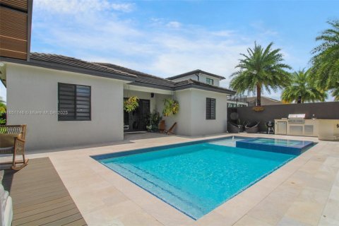 Villa ou maison à vendre à Miami, Floride: 5 chambres, 243.13 m2 № 1975657 - photo 22