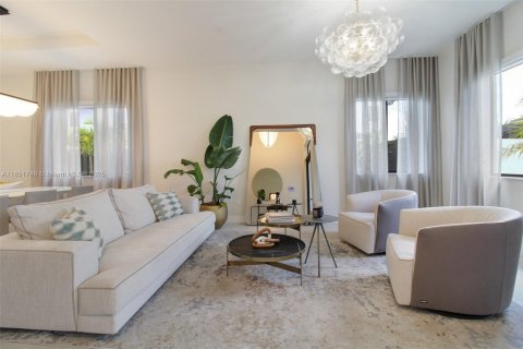 Villa ou maison à vendre à Miami, Floride: 5 chambres, 243.13 m2 № 1975657 - photo 8