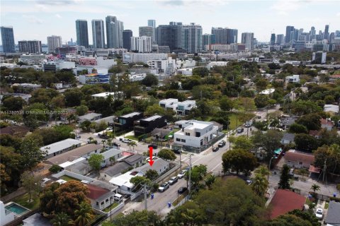 House in Miami, Florida 5 bedrooms, 134.24 sq.m. № 1980163 - photo 7